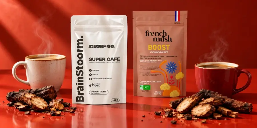 Bolsa de Brainstoorm Coffee de Mush N Go y bolsa de Bebida Boost Bio Achicoria de French Mush junto a dos tazas humeantes y raíces de achicoria tostadas