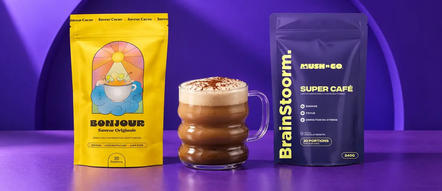 Bolsa de Bonjour Drink Original moca con una taza preparada y una bolsa de Brainstoorm Choco de Mush N Go al lado