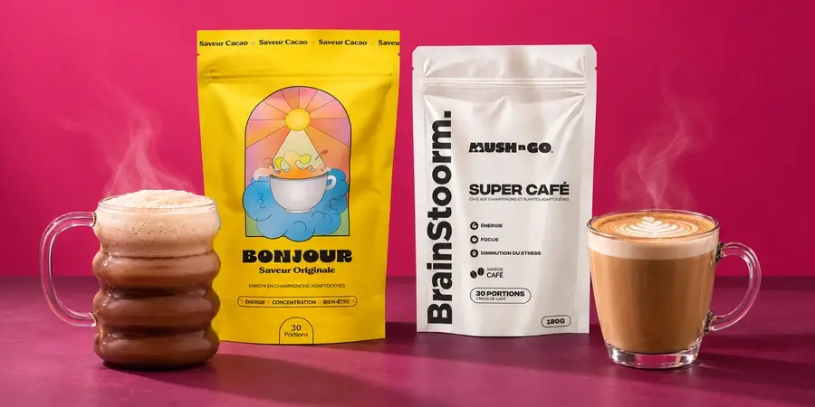 Bolsa de Bonjour Drink Original junto a una bolsa de Brainstoorm Coffee de Mush N Go con dos tazas humeantes